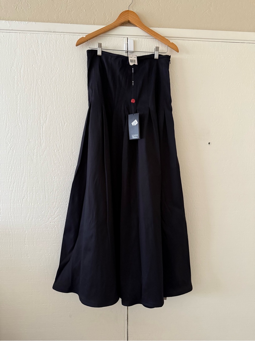 Tadashi Shoji Collection Black Pleated Evening Maxi Skirt: Size 10